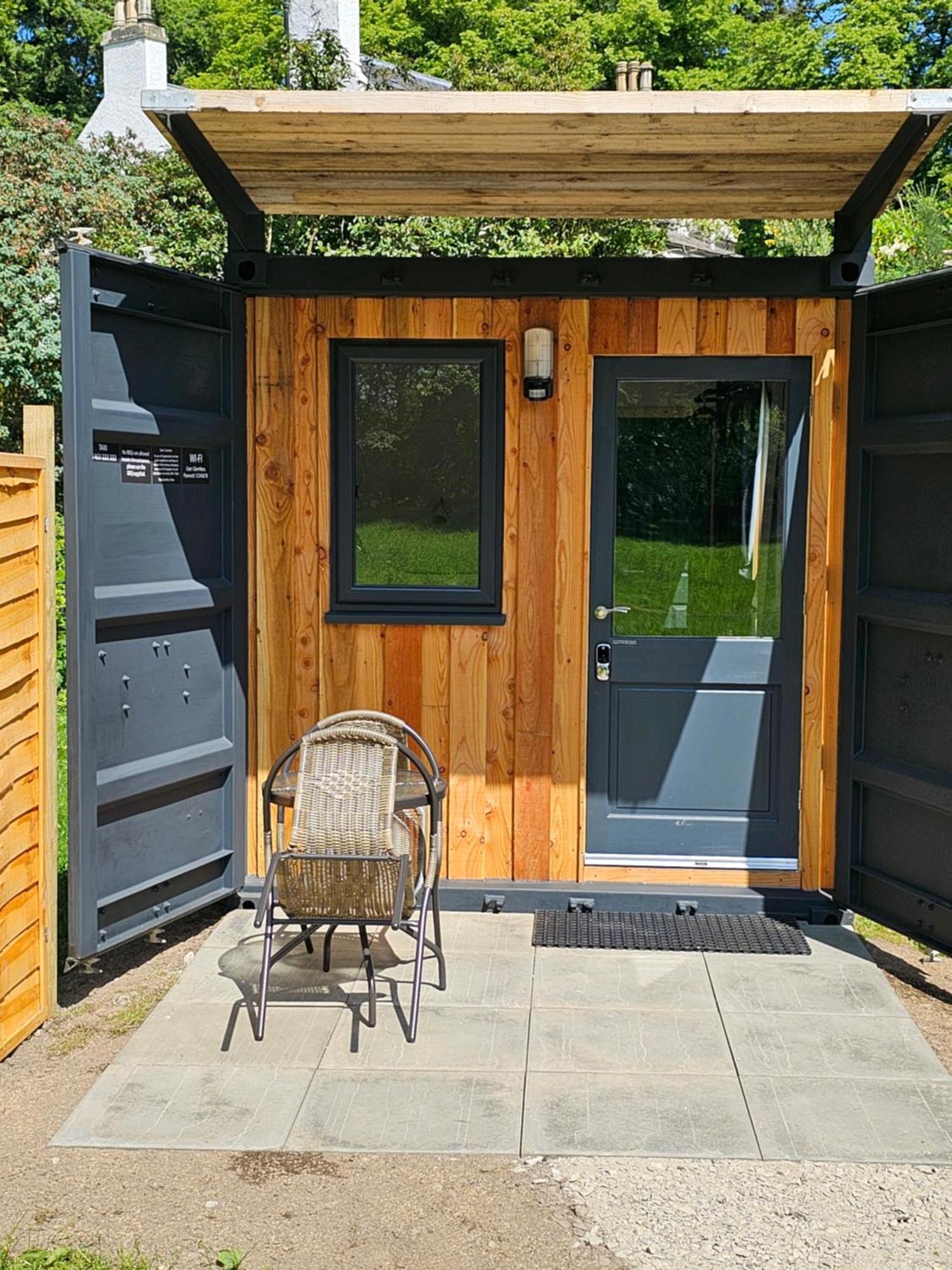 A Unique Experience In A Converted Shipping Containers, Glamness Is Adults Only Inverness Habitación foto
