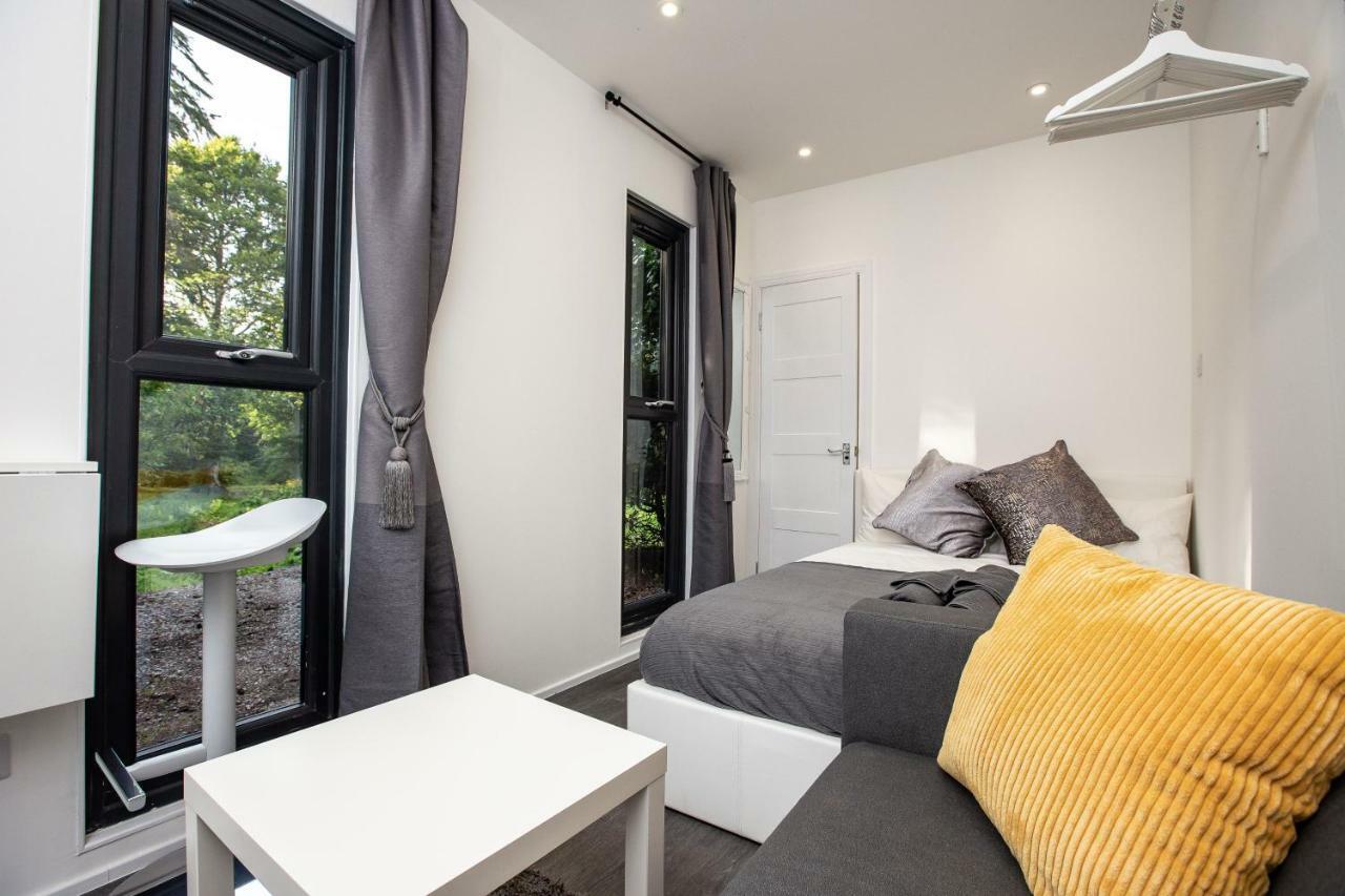 A Unique Experience In A Converted Shipping Containers, Glamness Is Adults Only Inverness Exterior foto